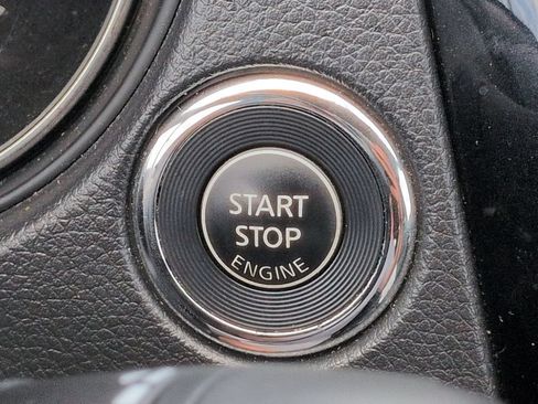 Used 2015 Nissan Rogue SV w/ SV Premium Package FWD image 29