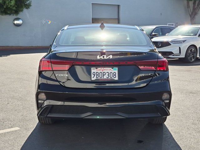 Used 2022 Kia Forte LXS FWD image 7