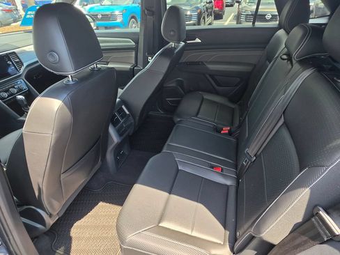 Used 2023 Volkswagen Atlas Cross Sport SE AWD/4WD image 13