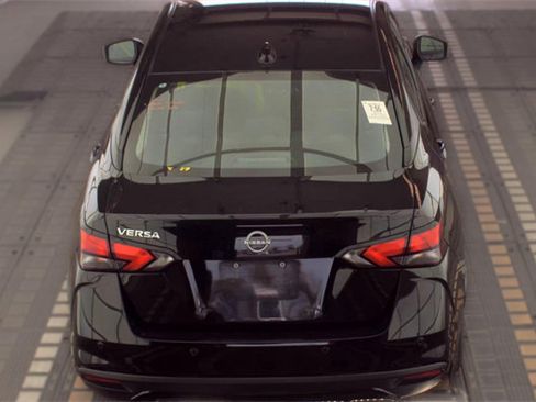 Used 2025 Nissan Versa SV FWD image 5