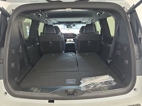 New 2026 INFINITI QX80 4WD w/ Sport Exterior Package image 18