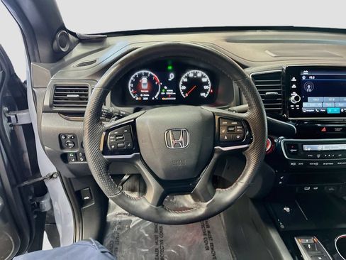 Used 2024 Honda Ridgeline Black Edition image 11