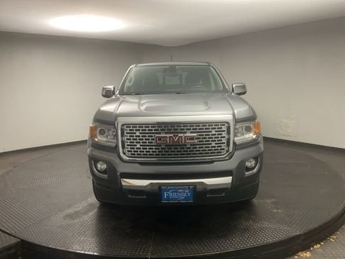 Used 2020 GMC Canyon Denali image 2