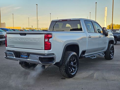 Used 2022 Chevrolet Silverado 2500 LT w/ Convenience Package image 5