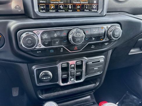 Used 2023 Jeep Wrangler Unlimited w/ Sun & Screen Package AWD/4WD image 17