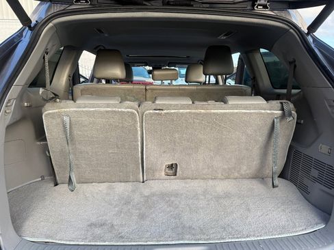 Used 2019 Toyota Highlander XLE FWD image 18