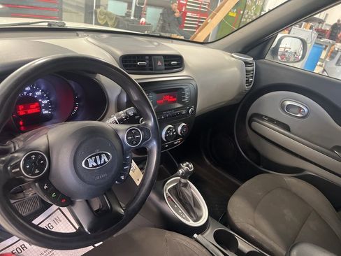 Used 2016 Kia Soul image 9