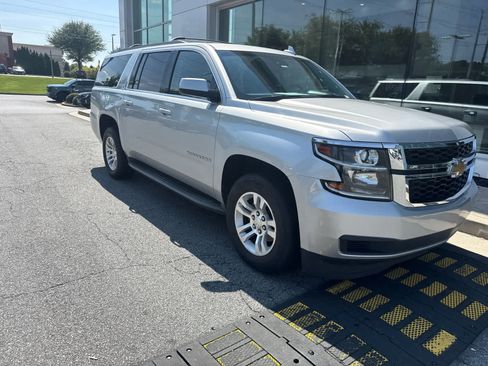 Used 2016 Chevrolet Suburban LT w/ Max Trailering Package RWD image 2