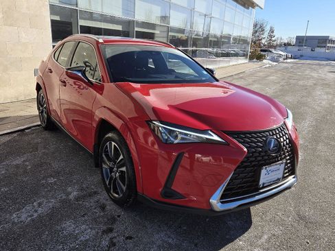 Used 2022 Lexus UX 250h w/ Premium Package image 18