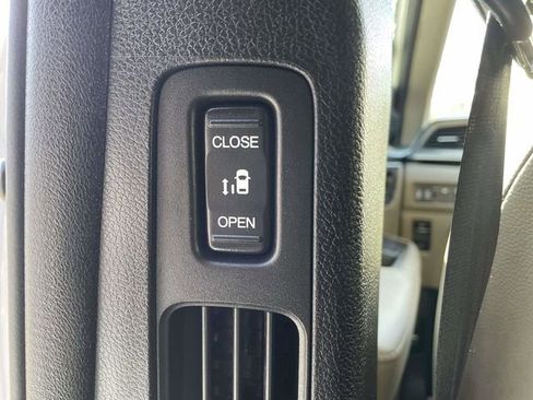 Used 2024 Honda Odyssey EX-L image 17