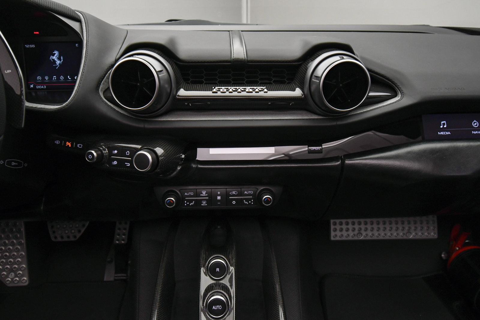 Used 2022 Ferrari 812 GTS RWD image 28