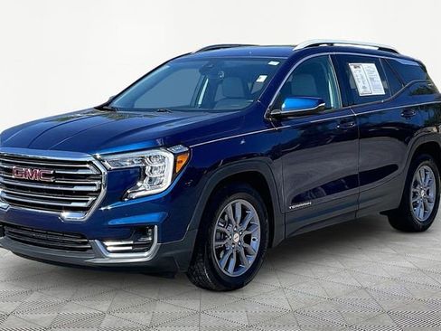 Used 2023 GMC Terrain SLT w/ LPO, Floor Liner Package FWD image 3