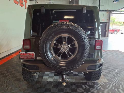 Used 2016 Jeep Wrangler Unlimited Sahara AWD/4WD image 6