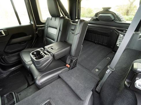 Used 2019 Jeep Wrangler Unlimited Sahara w/ Quick Order Package 24M Moab image 31