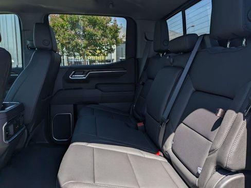 New 2026 GMC Sierra 1500 SLT w/ SLT Premium Plus Package AWD/4WD image 18