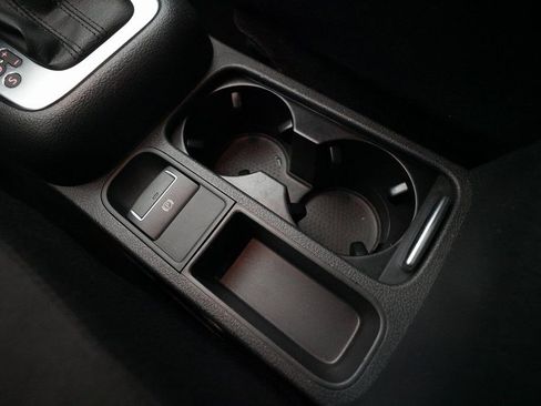 Used 2013 Volkswagen Tiguan SEL image 16