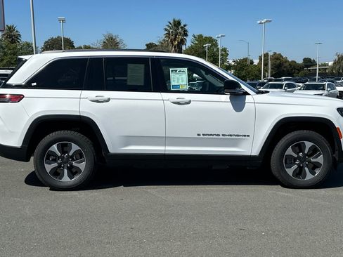Used 2022 Jeep Grand Cherokee Limited 4xe w/ Luxury Tech Group II AWD/4WD image 3