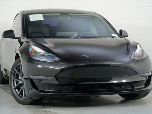 Used 2022 Tesla Model 3 image 4