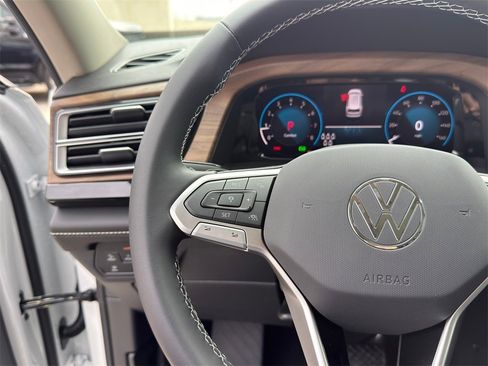 New 2026 Volkswagen Atlas SE image 18