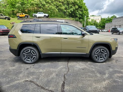 New 2026 Jeep Cherokee Laredo AWD/4WD image 7
