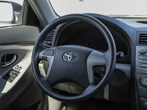 Used 2009 Toyota Camry LE FWD image 15