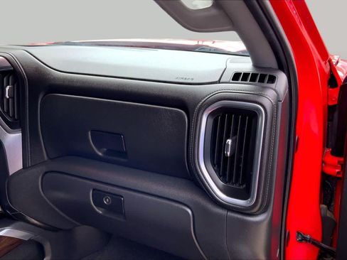Used 2020 GMC Sierra 1500 SLT RWD image 19