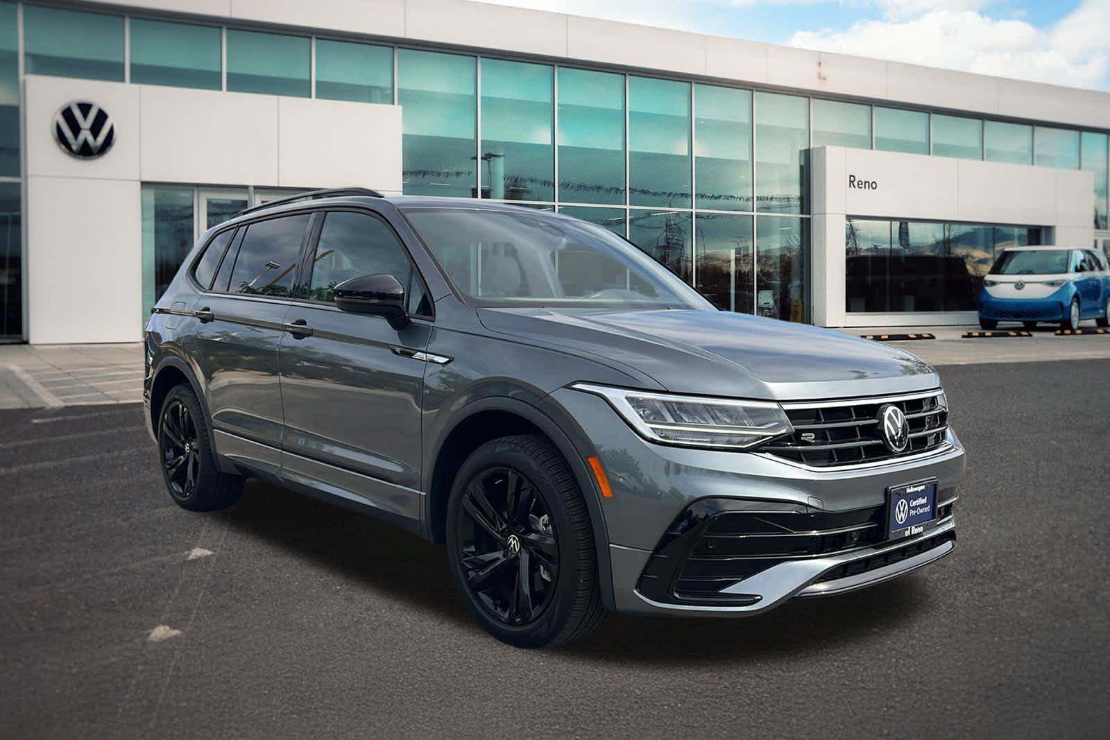 Certified 2023 Volkswagen Tiguan SE R-Line FWD image 3