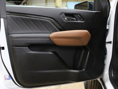 New 2026 GMC Canyon AT4 AWD/4WD image 15