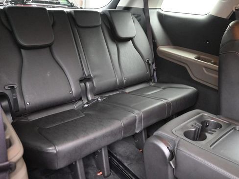 Used 2026 Kia Carnival FWD image 11