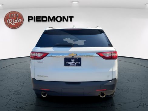 Used 2021 Chevrolet Traverse LT FWD image 7