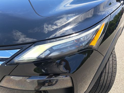Used 2024 Nissan Rogue S AWD/4WD image 28