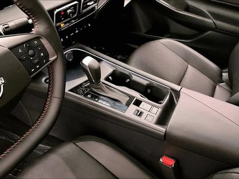 New 2026 Nissan Sentra SR w/ SR Premium Package FWD image 9