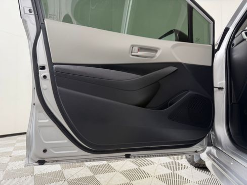 Used 2025 Toyota Corolla LE FWD image 23