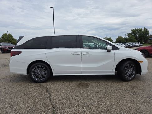 New 2026 Honda Odyssey Touring image 25