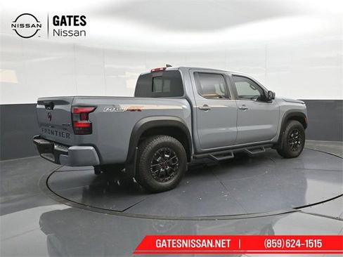 Used 2023 Nissan Frontier PRO-4X w/ Pro-4X Premium Package image 2