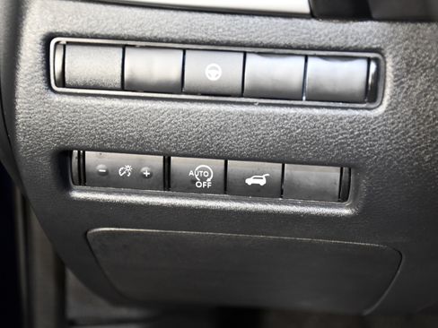 Used 2025 Nissan Rogue SV AWD/4WD image 32