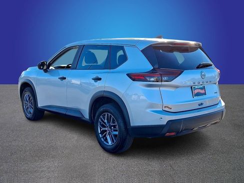 Used 2024 Nissan Rogue S image 4