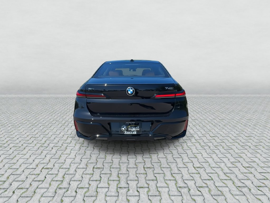 Used 2026 BMW 740i xDrive w/ Luxury Rear Seating Package AWD/4WD image 7
