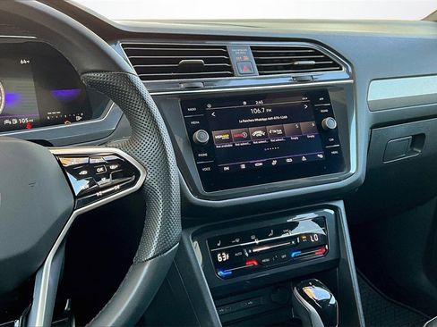 Used 2023 Volkswagen Tiguan SE R-Line image 9