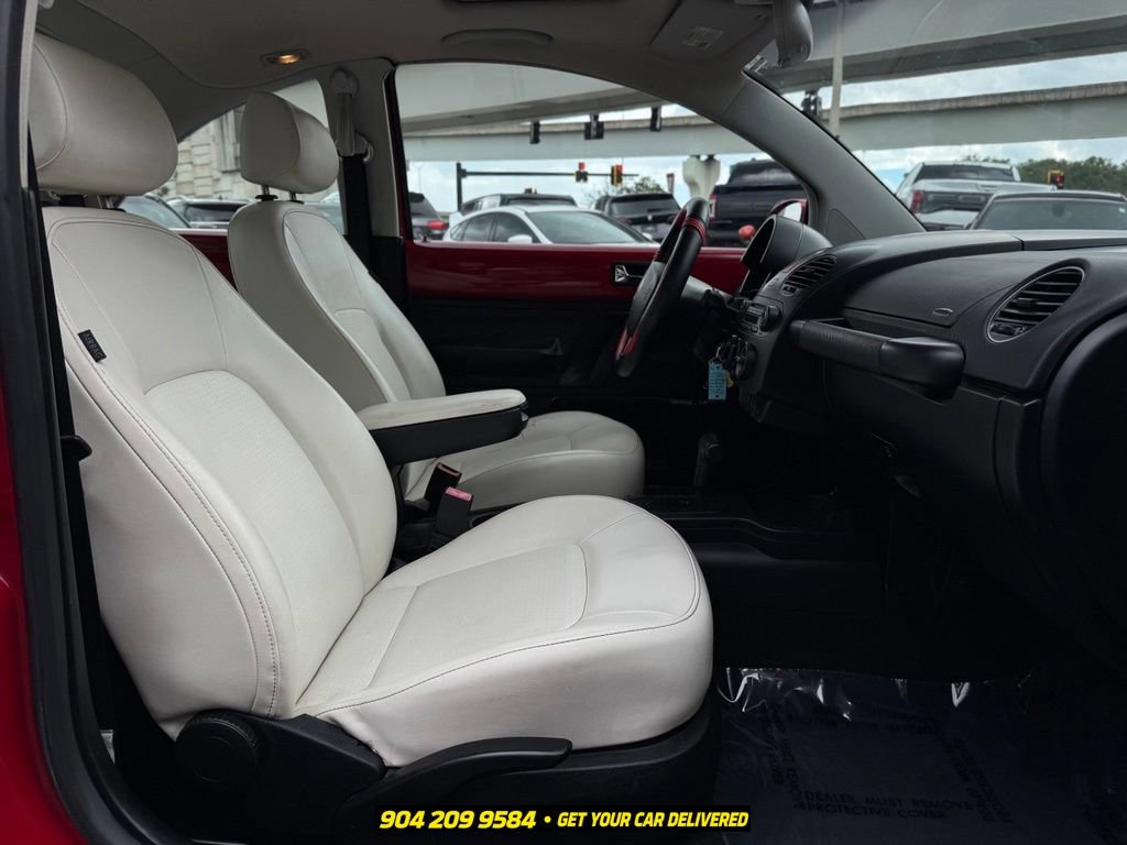 Used 2010 Volkswagen Beetle Coupe FWD image 30
