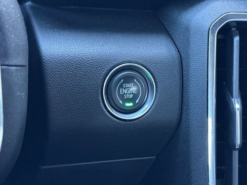 Used 2025 GMC Acadia Elevation image 24