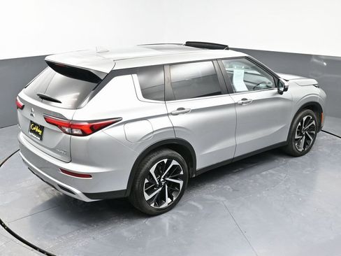 Used 2023 Mitsubishi Outlander SE image 44