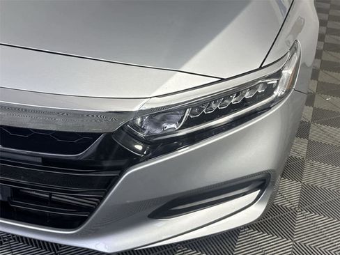 Used 2018 Honda Accord LX image 9