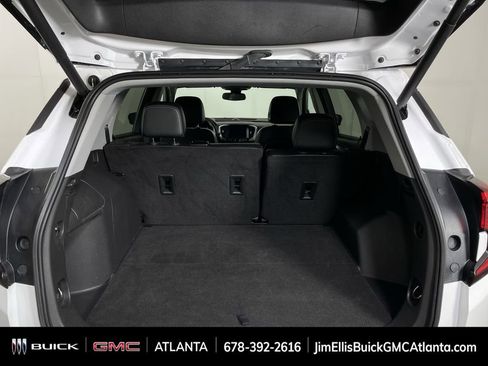 Used 2023 GMC Terrain SLT image 25