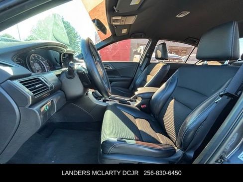 Used 2017 Honda Accord Sport image 19