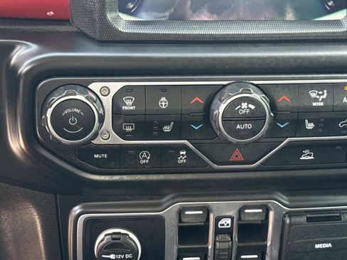 Used 2023 Jeep Gladiator Rubicon w/ Cold Weather Group AWD/4WD image 24