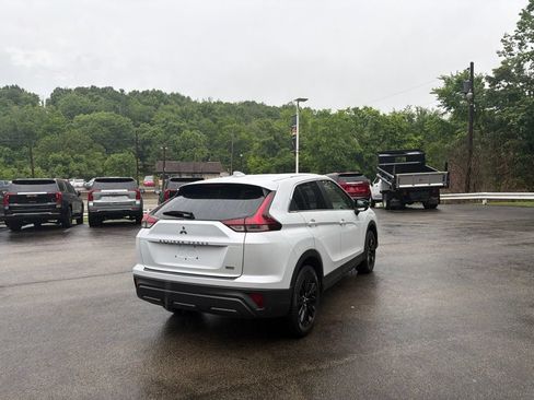 Used 2023 Mitsubishi Eclipse Cross LE AWD/4WD image 3