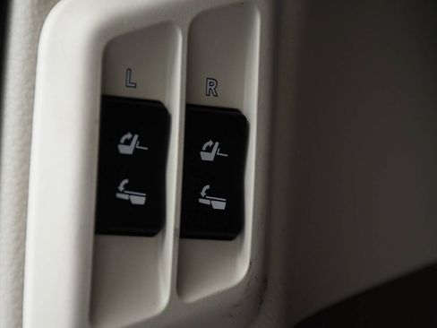 Used 2016 Lexus GX 460 Luxury AWD/4WD image 23
