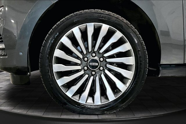 Used 2018 Lincoln Navigator Reserve w/ Technology Package AWD/4WD image 34
