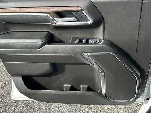 Used 2025 Chevrolet Silverado 1500 LT RWD image 21